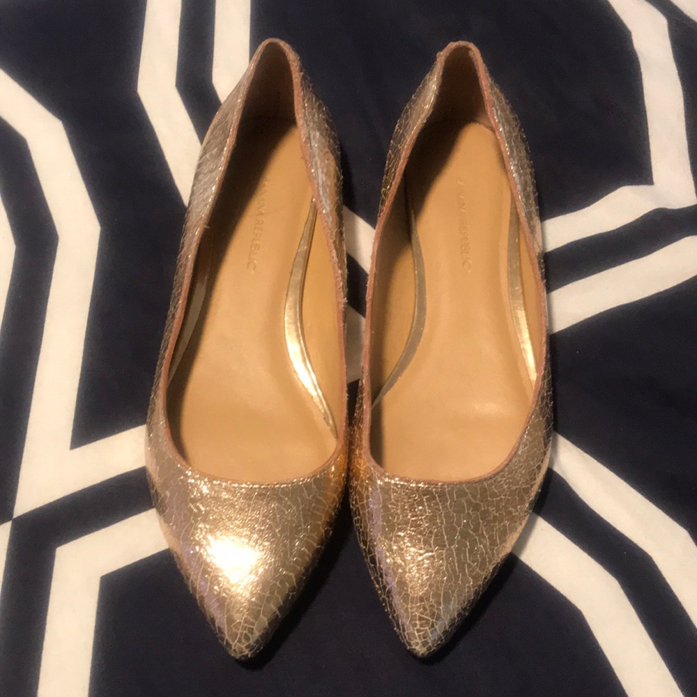 EUC Banana Republic Gold Flats